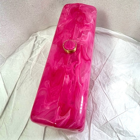 Cult Gaia Enid Box Clutch. Dragonfruit. - Picture 7 of 13